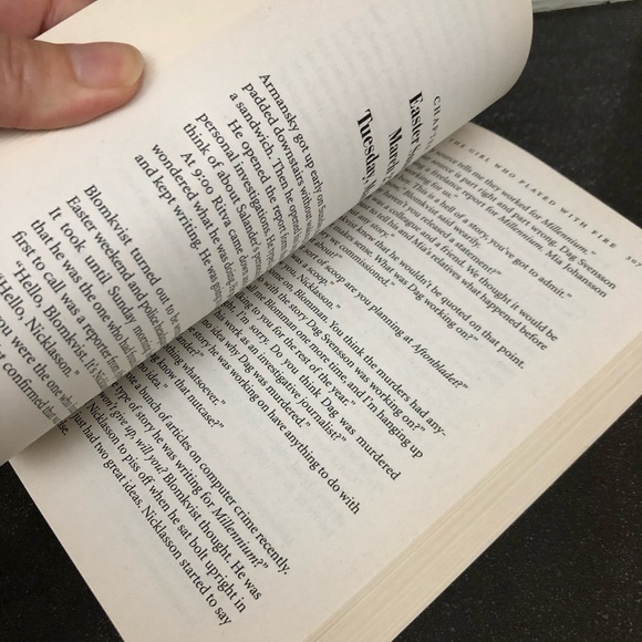 ๐ 3/$18 The Girl who Played with Fire: Stieg Larsson - Picture 9 of 11